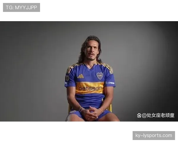 卡瓦尼训练完回家还要熨球衣？