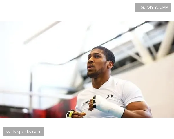 安东尼·约书亚训练完直接去夜店蹦迪？这体力是真实存在的吗